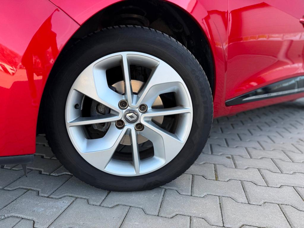 Renault Clio 1.2 TCe Limited | CRUISE | BLUETOOTH | NAVI, Voorwielaandrijving, Gebruikt, Zwart, 4 cilinders