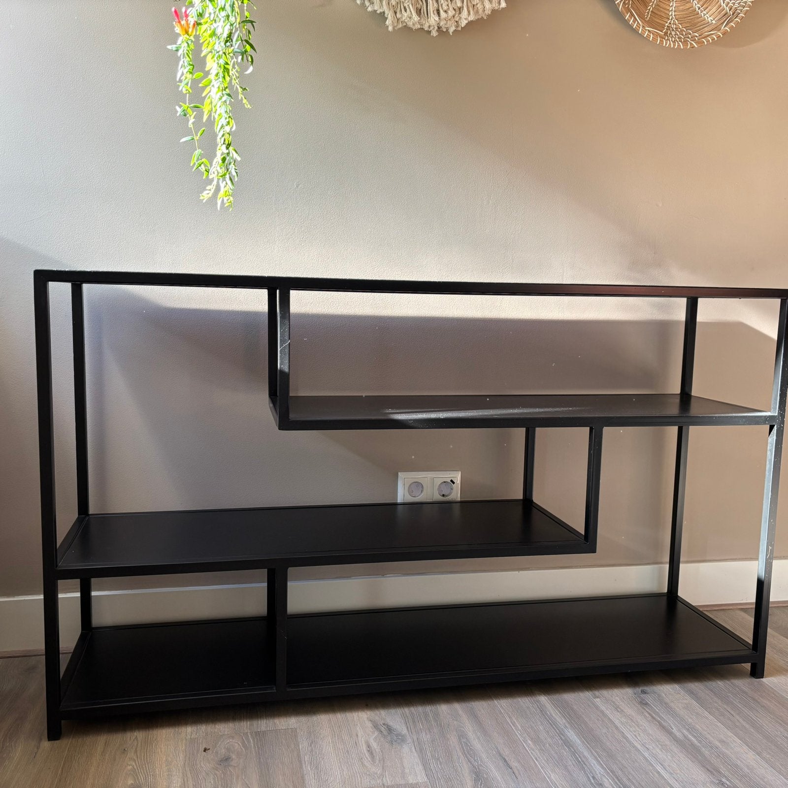 Goossens industriële vakkenkast/roomdivider–zwart metaal, Huis en Inrichting, Tafels | Sidetables, Ophalen, 100 tot 150 cm, Zo goed als nieuw