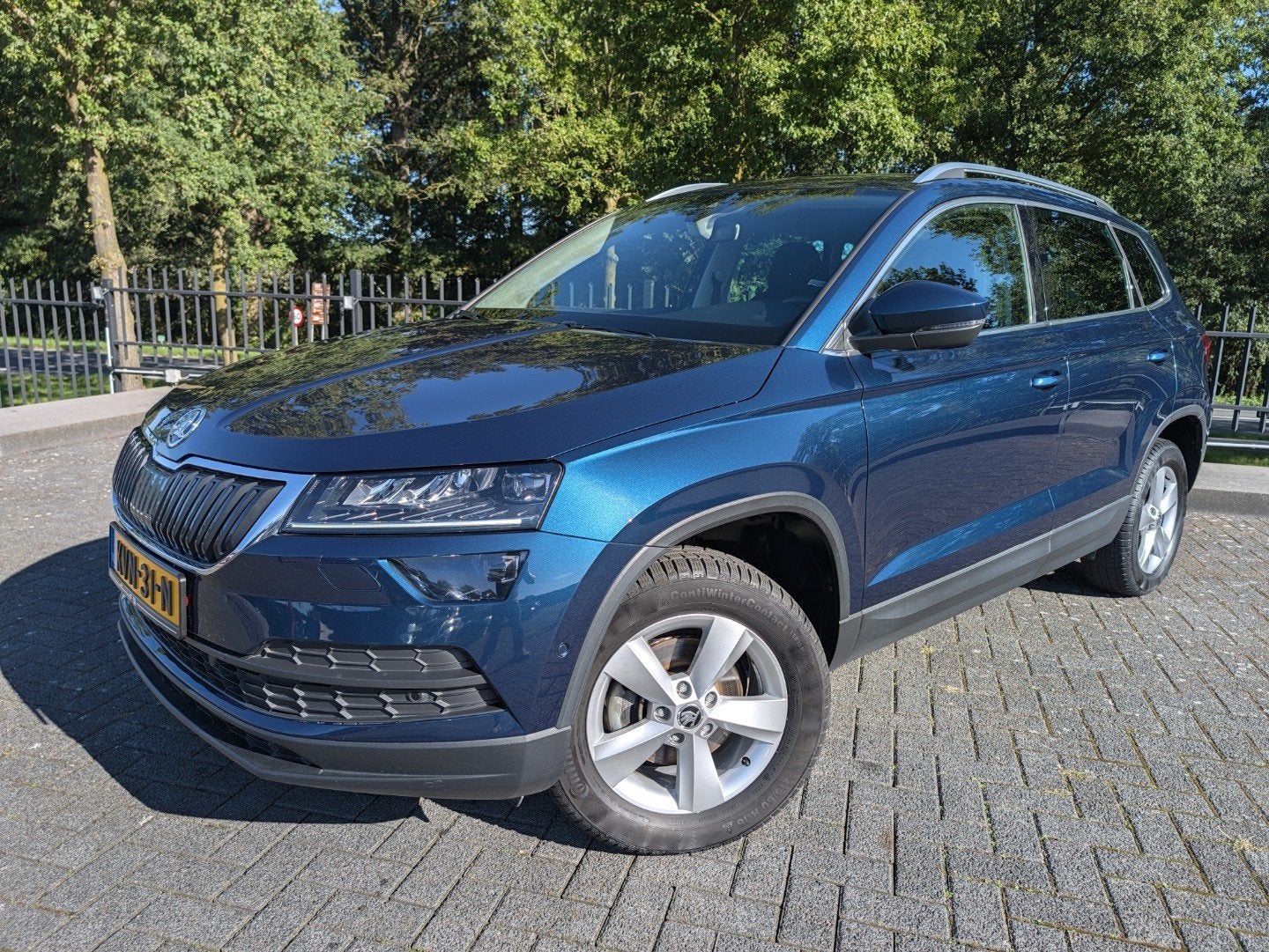Skoda Karoq 1.5 TSI | 150PK | PDC | Camera | Virtual | Navi, Auto's, Stof, 4 cilinders, Blauw, Adaptive Cruise Control