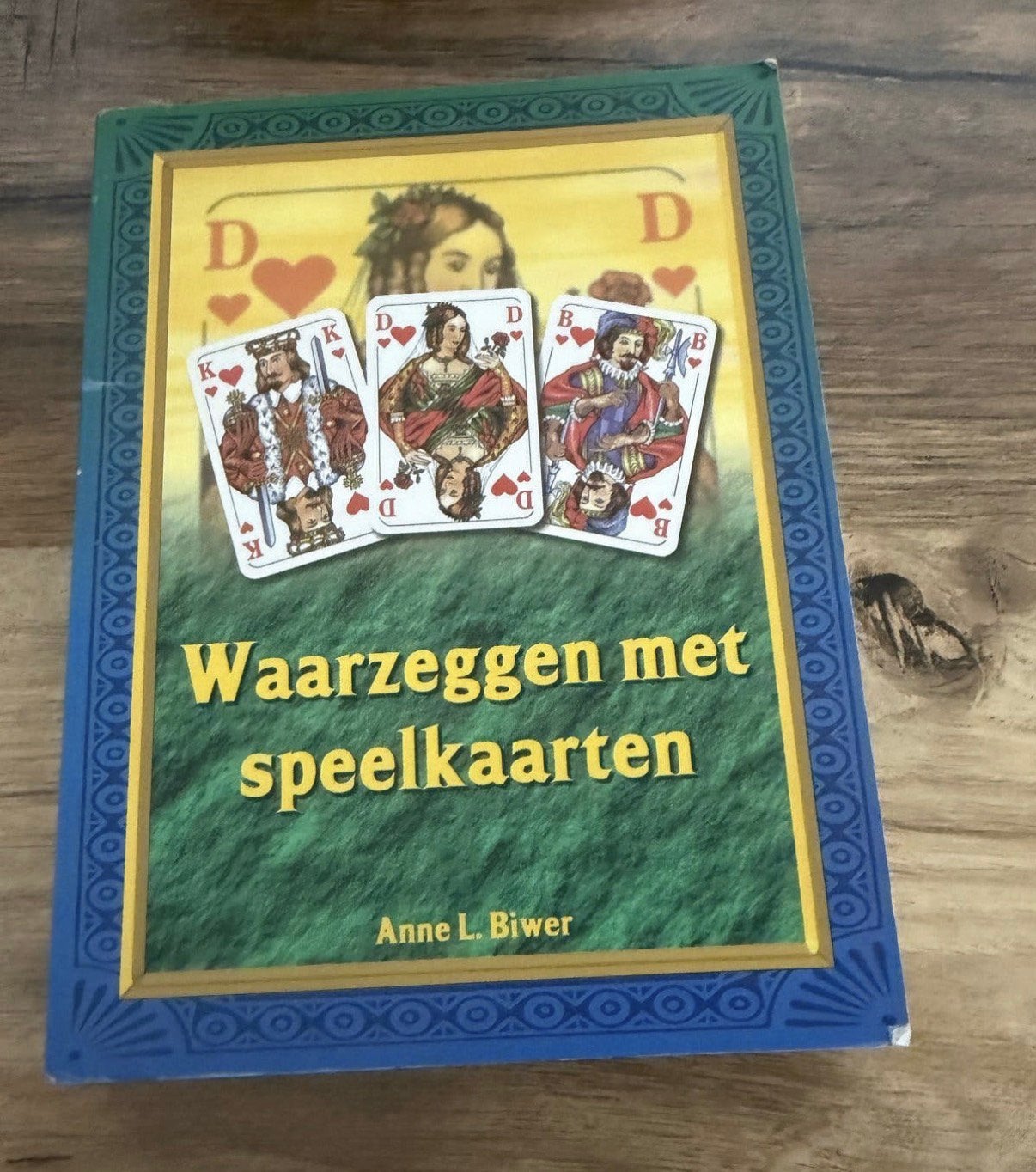 Waarzeggen met speelkaarten - Anne L. Biwer, Boeken, Ophalen of Verzenden, Zo goed als nieuw, Spiritualiteit algemeen, Overige typen