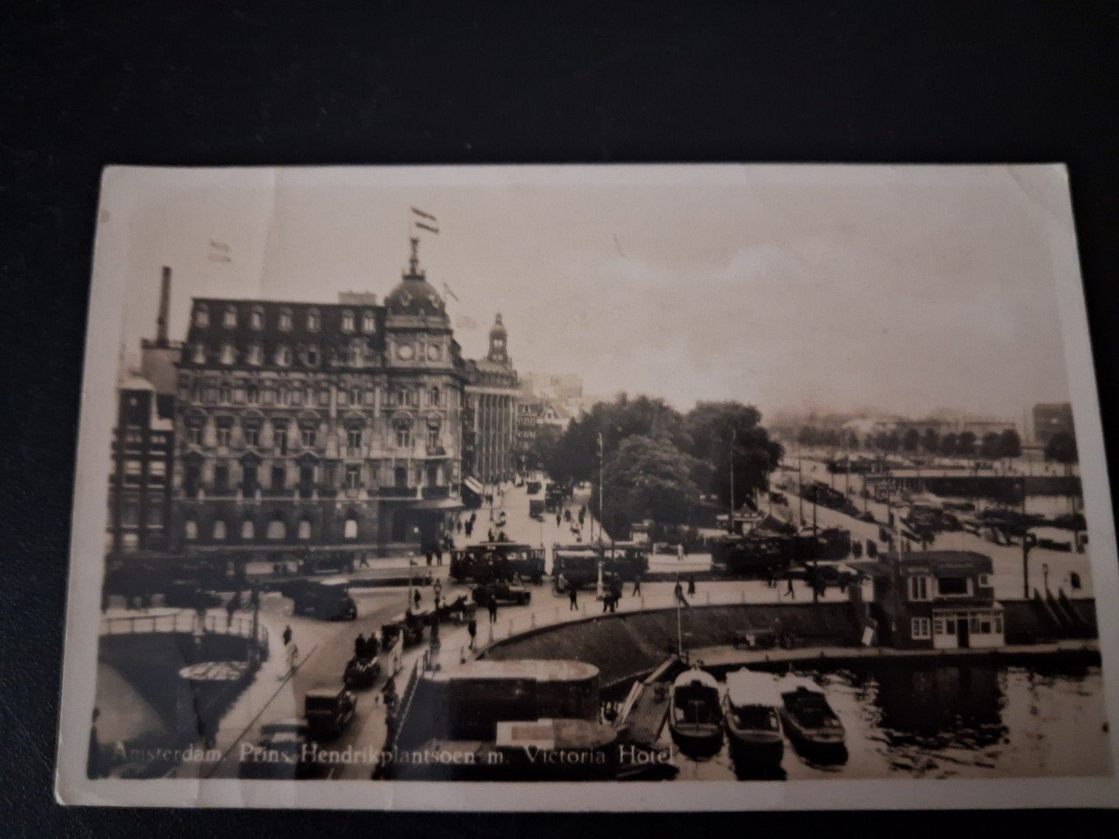 Oude ansichtkaart A'dam, Prins Hendrikplantsoen Victoria, Ophalen of Verzenden, 1920 tot 1940, Ongelopen, Stad of Dorp