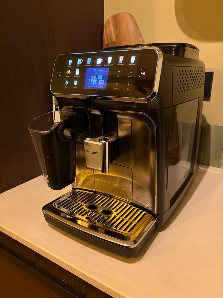 Philips Volautomatische Espressomachine EP5547/90