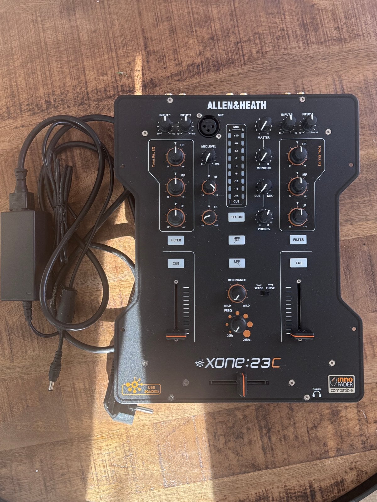 Allen & Heath Xone:23C – 2-Channel DJ Mixer, Ophalen of Verzenden, Zo goed als nieuw, Minder dan 5 kanalen