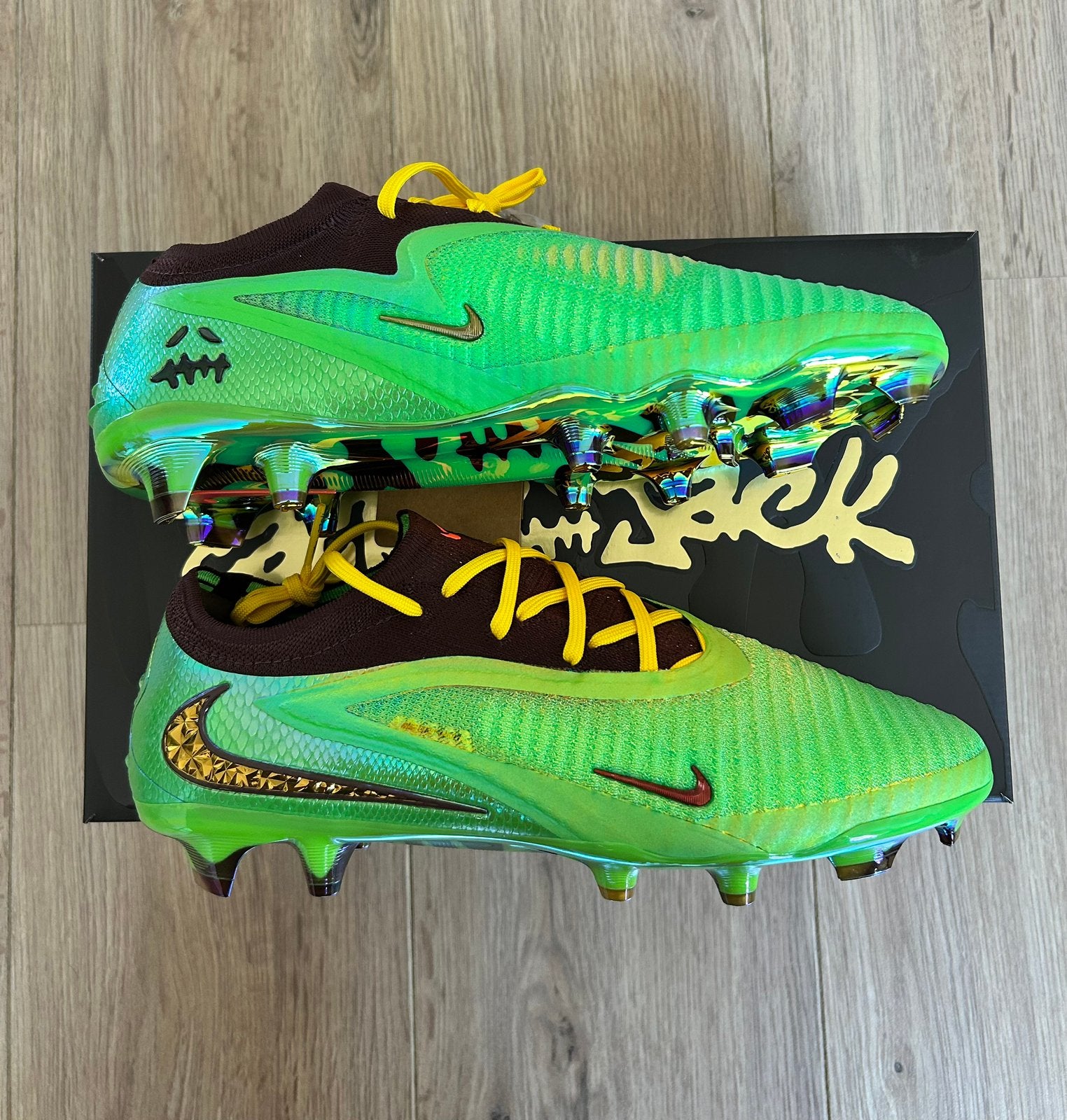 Nike Phantom 6 Low Elite FG SE x Travis Scott “Cactus Jack”, Nieuw, Overige maten, Ophalen of Verzenden, Voetbal