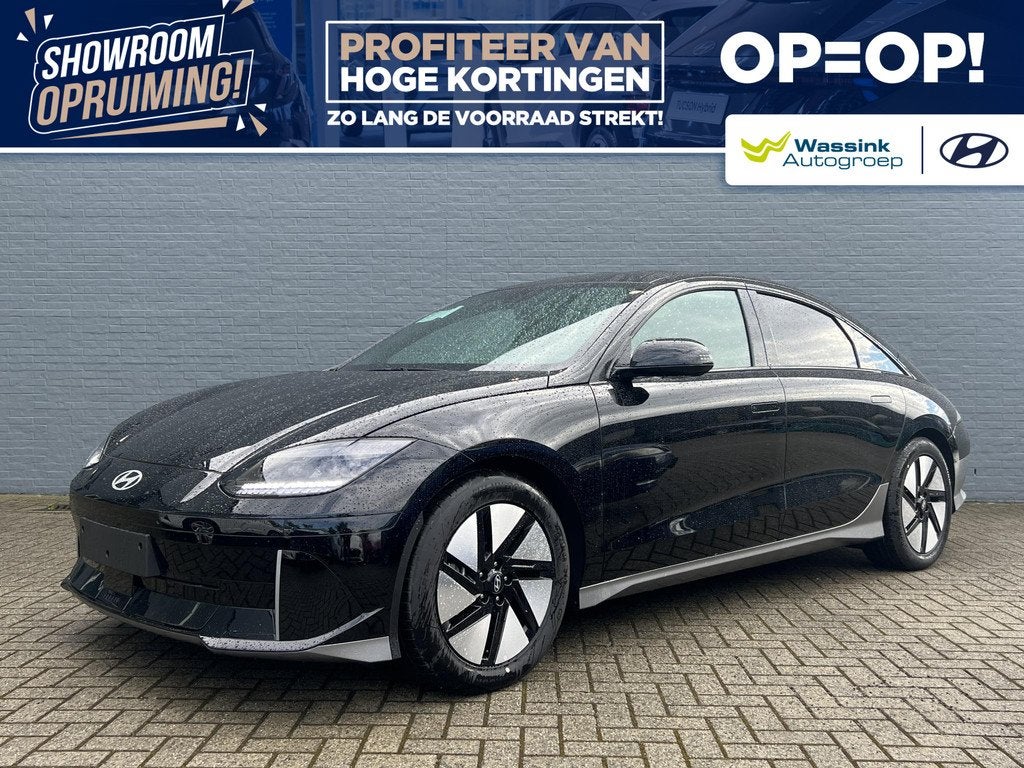 Hyundai IONIQ 6 Connect 77.4 kWh Showroom opruiming, Auto's, Hyundai, Automaat, 228 pk, 1885 kg, Zwart