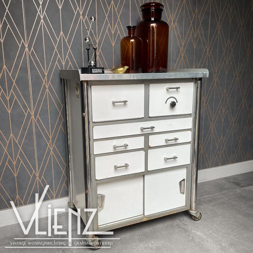 Vintage, industriële kast, ziekenhuiskast, laboratorium Süda, Huis en Inrichting, Kasten | Ladekasten, Gebruikt, Minder dan 100 cm
