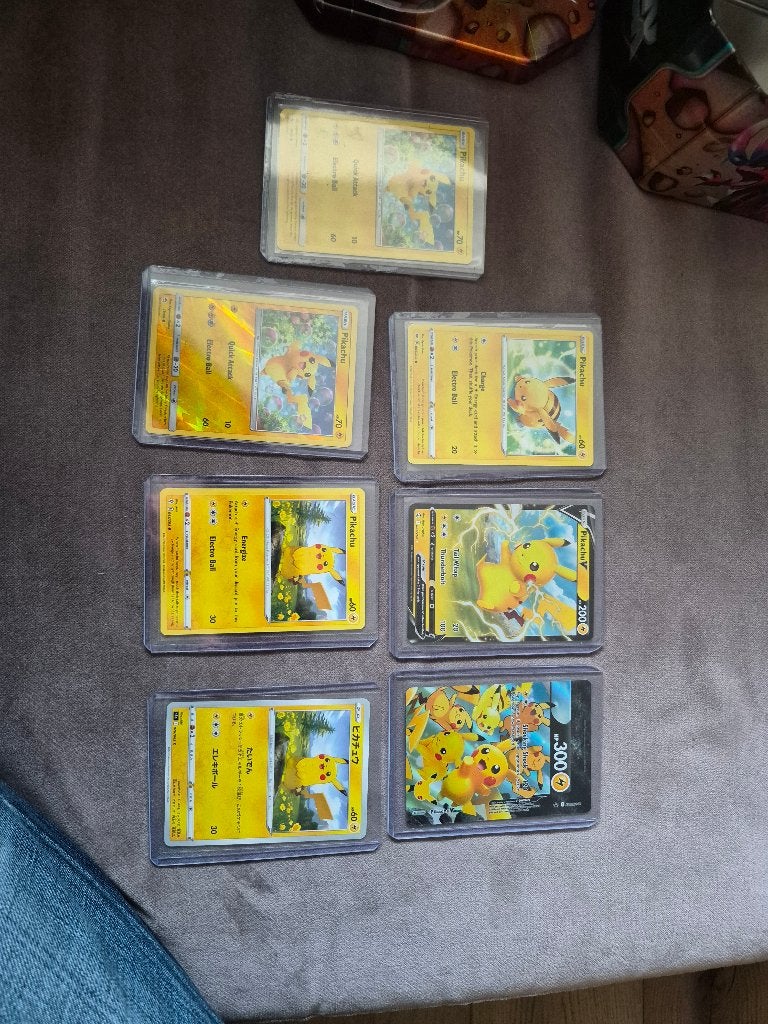 Pikachu pokemon kaarten., Hobby en Vrije tijd, Verzamelkaartspellen | Pokémon, Ophalen, Zo goed als nieuw, Meerdere kaarten, Foil