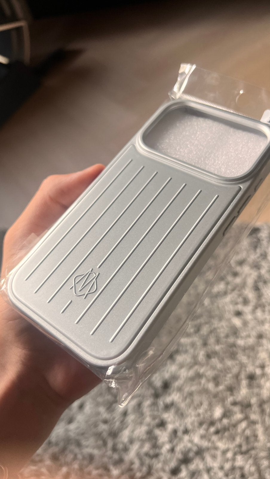 iPhone 17 Pro Rimowa LOOK Hoesje – Nieuw in verpakking, Telecommunicatie, Ophalen of Verzenden, Zo goed als nieuw