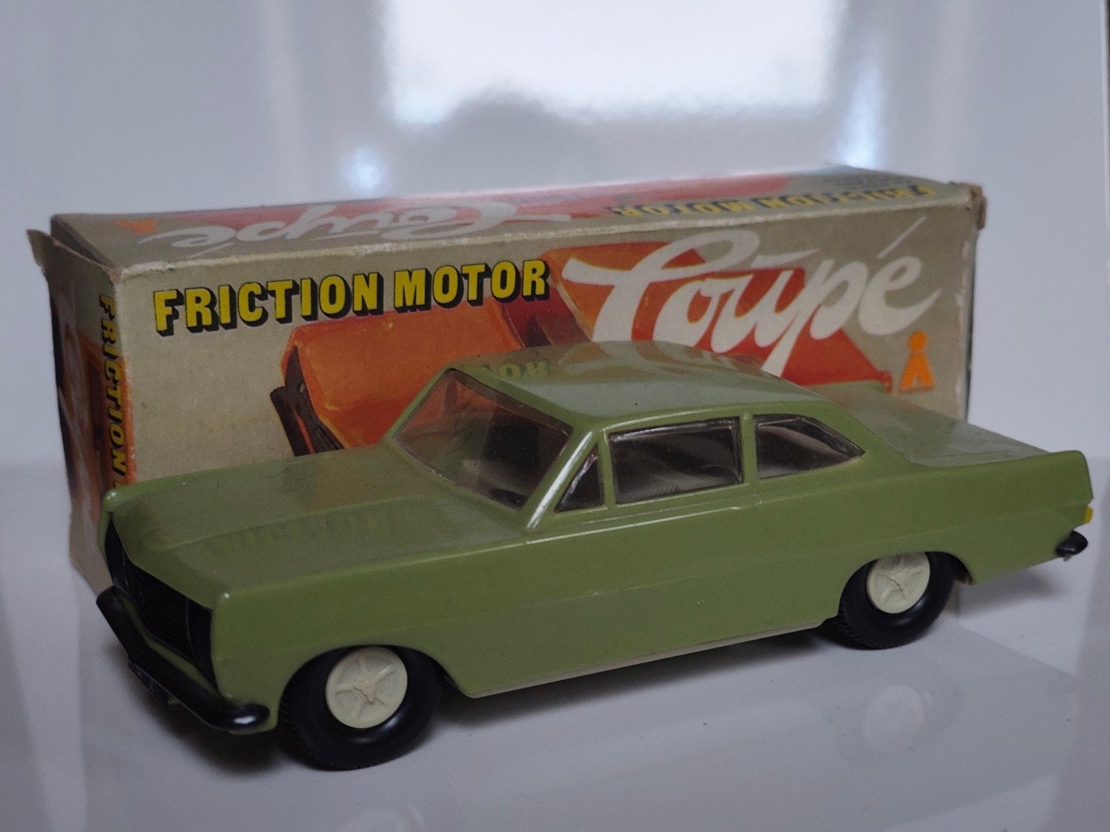 Opel Diplomat Coupe VEB Plasticart, Ophalen of Verzenden