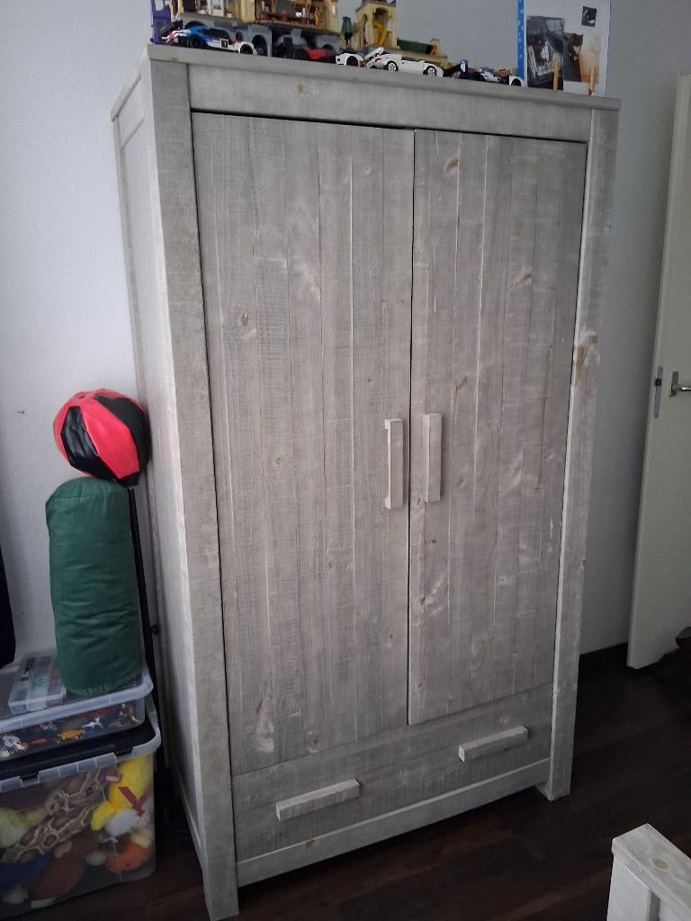 Mooie kledingkast, Ophalen, 100 tot 150 cm, Zo goed als nieuw, 150 tot 200 cm