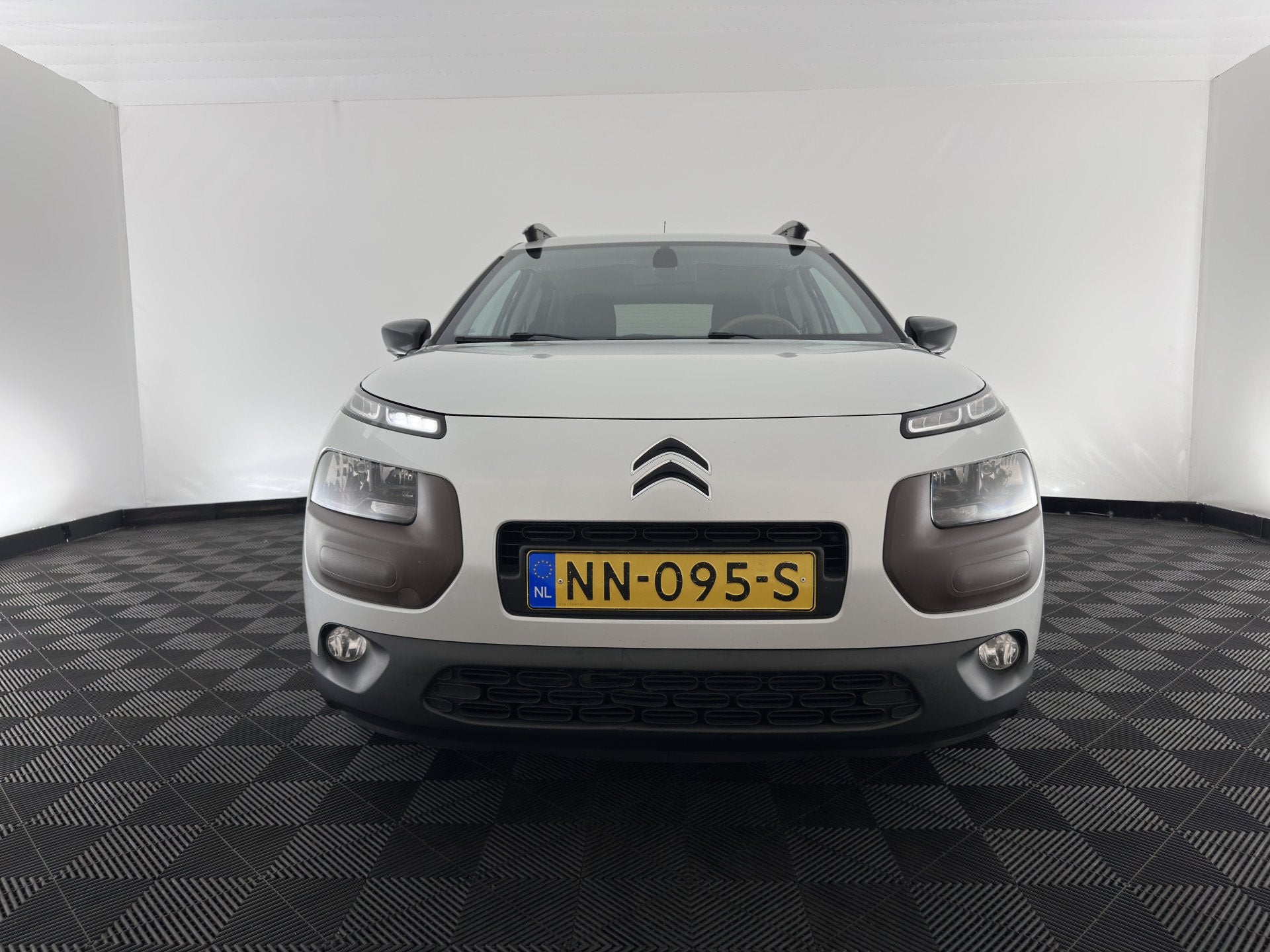 Citroën C4 Cactus 1.2 PureTech Business *NAVI-FULLMAP | DIG, Voorwielaandrijving, Stof, Euro 6, 1199 cc