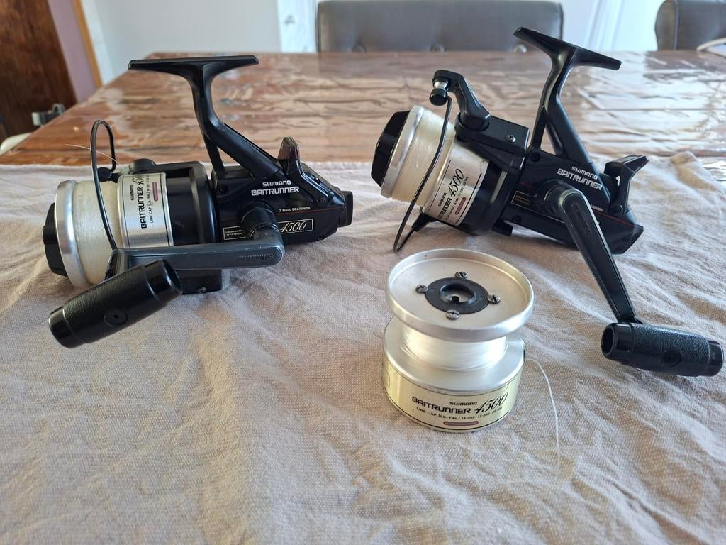 Shimano baitrunner 4500A  2 x & 1x resevespoel, Ophalen of Verzenden, Zo goed als nieuw, Molen