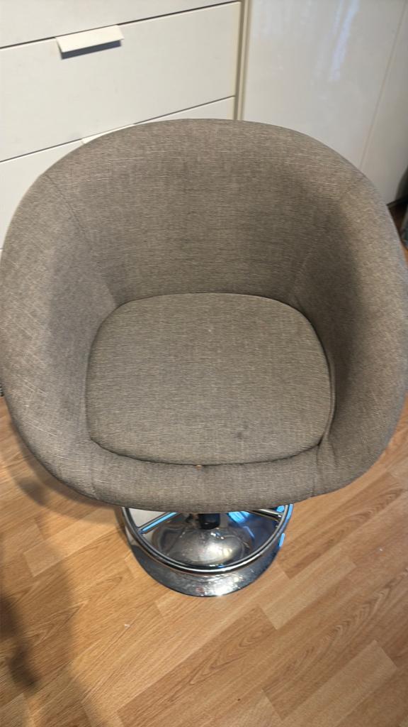 Comfortabele grijze balstoel met chromen voet, Huis en Inrichting, Ophalen of Verzenden, Gebruikt, Grijs, Balstoel