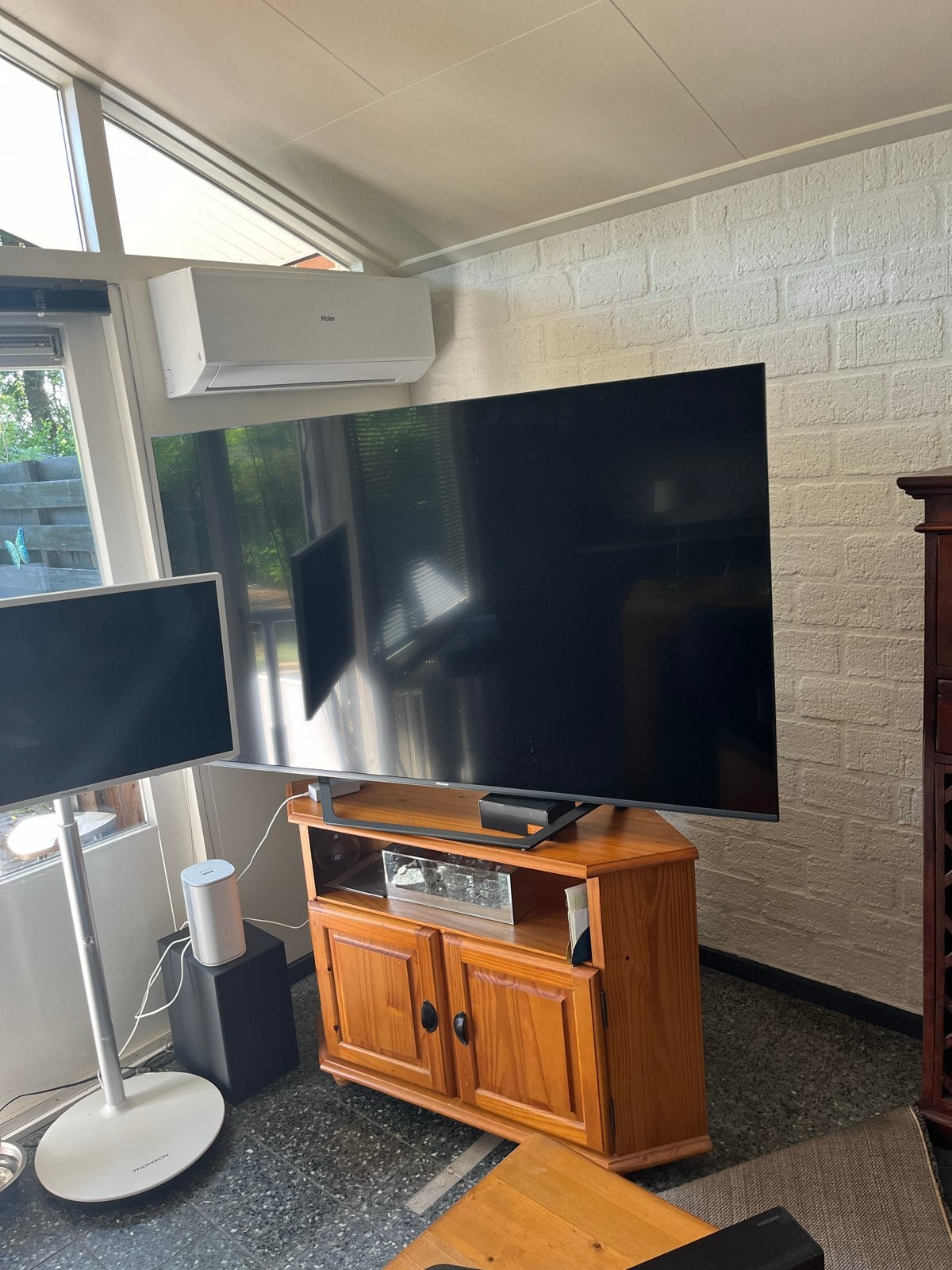 Hisense TV 1.41m breed met surround sound set, 50 Hz, 100 cm of meer, 4k (UHD), Smart TV