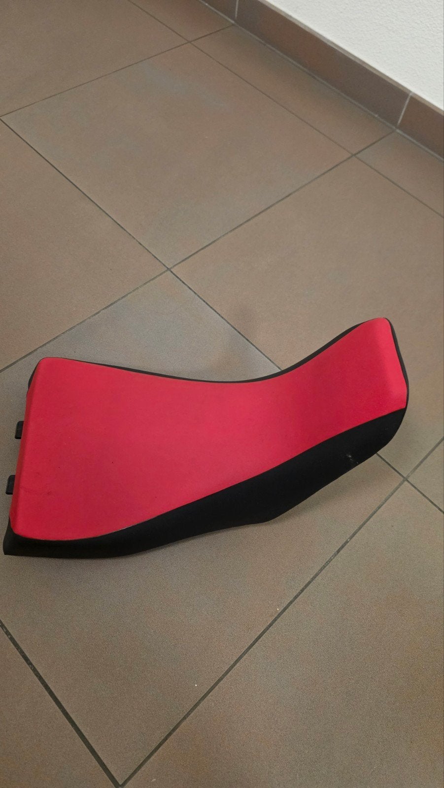 Honda Africa Twin 1100 Zadel Rood, Ophalen, Gebruikt