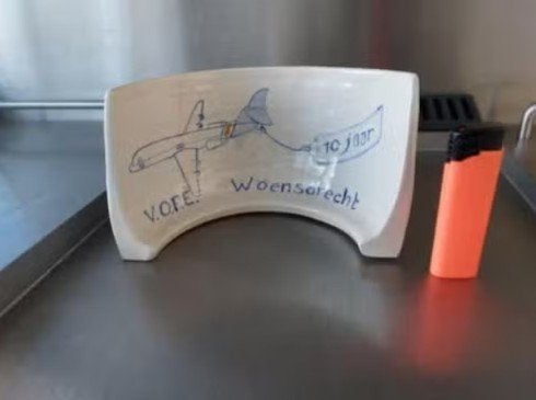 Fokker Woensdrecht 10 jaar - aardewerk, Ophalen of Verzenden, Zo goed als nieuw, Overige typen