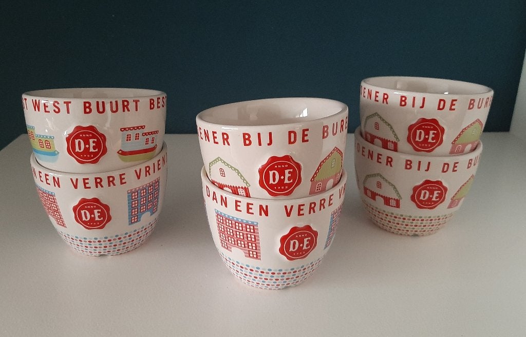 Zes Douwe Egberts buren mokken, Huis en Inrichting, Keuken | Servies, Overige merken, Ophalen of Verzenden, Zo goed als nieuw