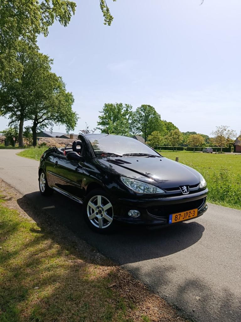 Peugeot 206 1.6 16V CC 2006 Zwart - Leder, JBL, nieuwe APK, Voorwielaandrijving, Zwart, Cabriolet, 4 stoelen