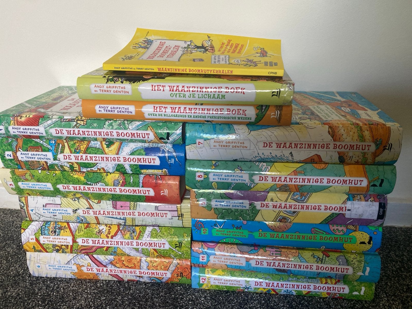 De Waanzinnige Boomhut & Het Waanzinnige Boek - Andy Griffit, Boeken, Ophalen of Verzenden, Gelezen, Fictie algemeen