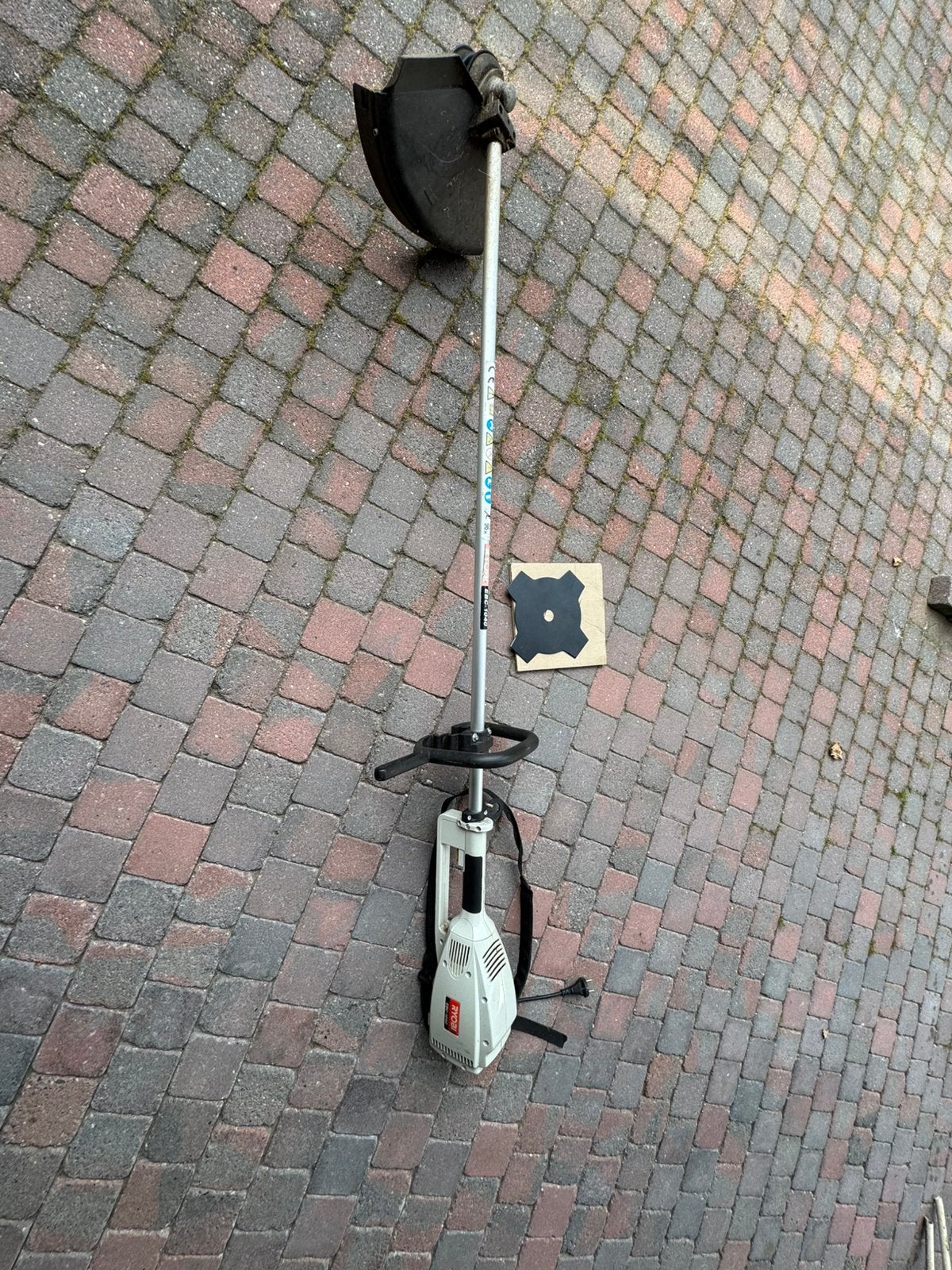 Bosmaaier van het merk Ryobi type ebc1040 foto’s, Ophalen, Zo goed als nieuw, 50 cm of meer, Elektrische grasmaaier