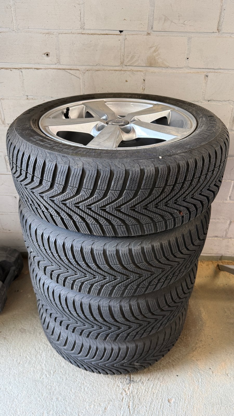 Volvo 16 inch winterwielen Matres, Ophalen, Gebruikt, 16 inch, Banden en Velgen
