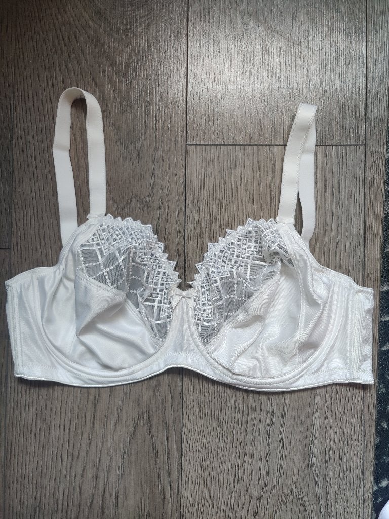 felina ivoor witte nieuwe bh in maat 85 E, Ophalen of Verzenden, Overige kleuren, BH