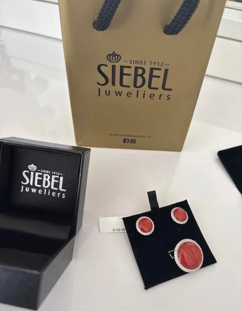Siebel Juweliers Oorbellen en Ring Set - Zilver Koraalrood, Nieuw, Ophalen of Verzenden, Knopjes of Stekers, Rood