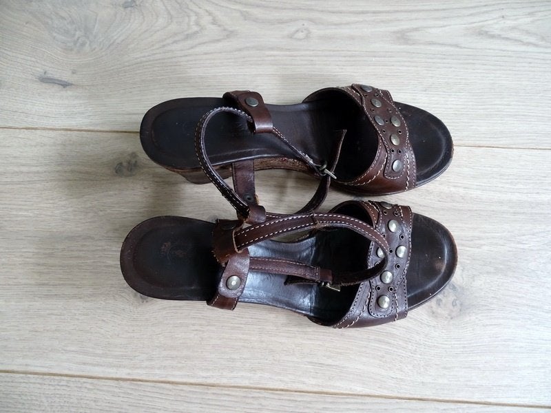 Bruine leren sandalen met sleehak, Bruin, Cypres, Gedragen, Sandalen of Muiltjes