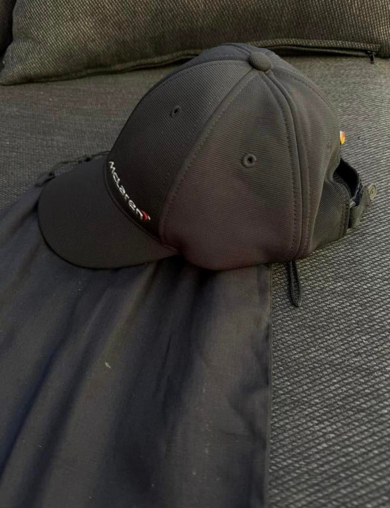Originele Mc Laren cap zwart  nw prijs €89,- incl opbergtas, Ophalen of Verzenden, Nieuw, One size fits all, Pet