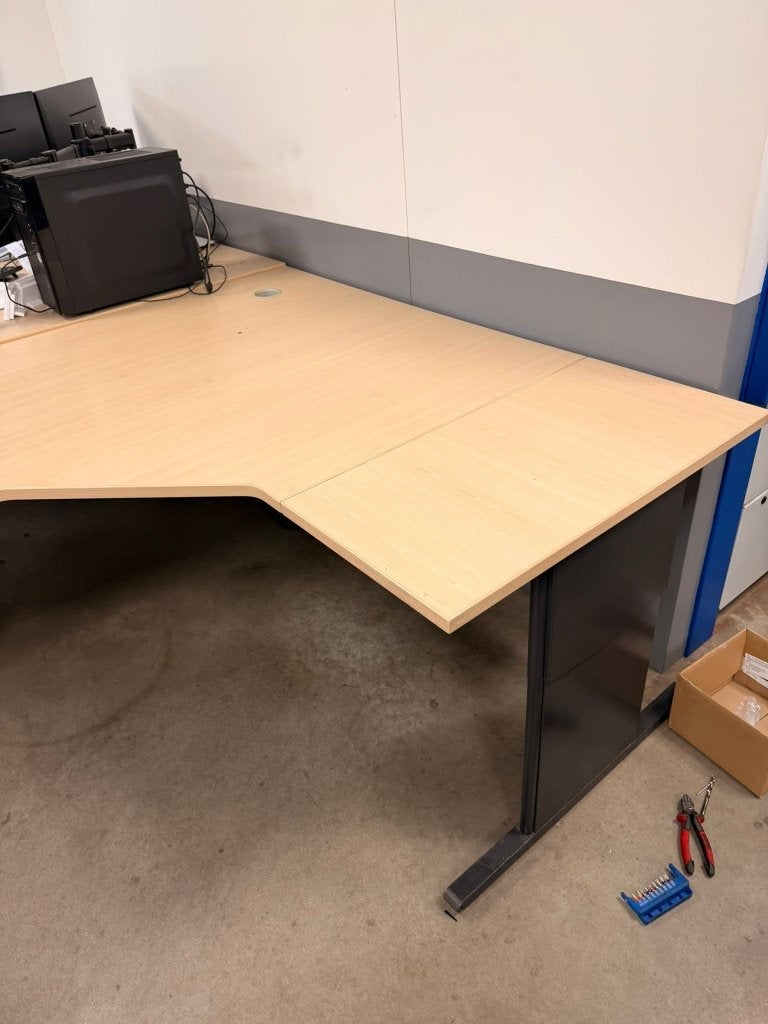 Zit/ sta hoek bureau 5x Niet werkend, Zit-sta bureau, Gebruikt, Hout, 180 cm