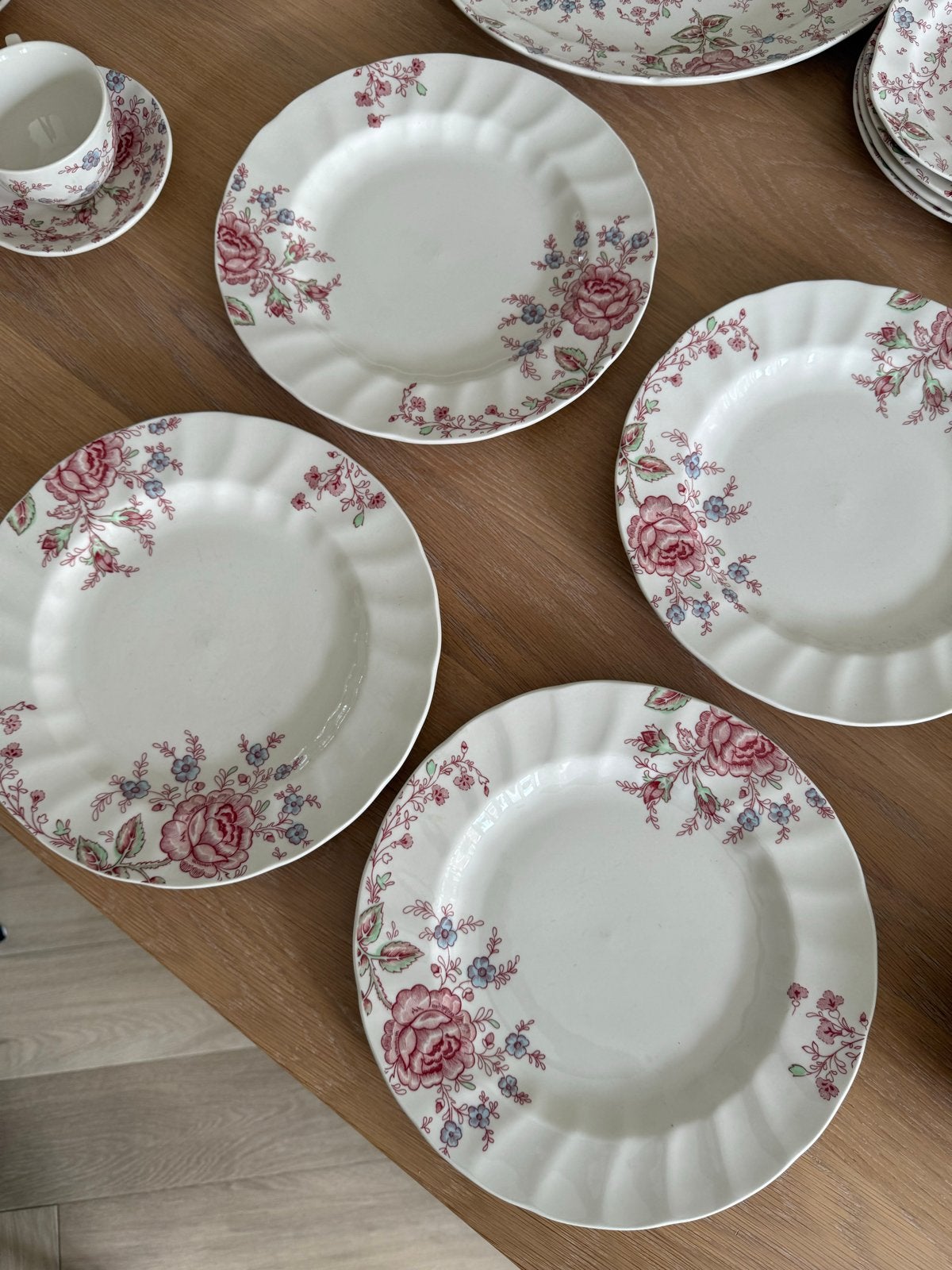 4 Johnson Bros Rose Chintz borden, Ophalen