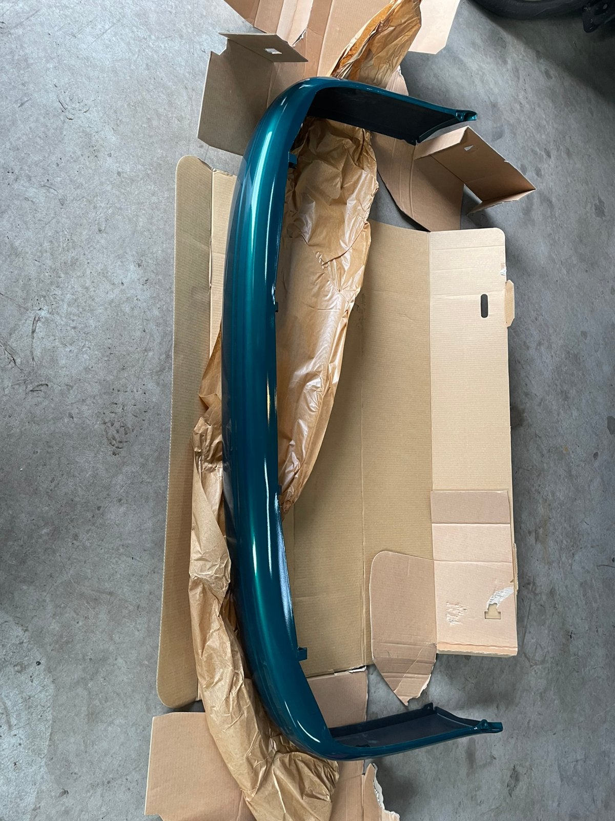 Toyota corolla e11 liftback achterbumper 52159-1a710 groen, Ophalen