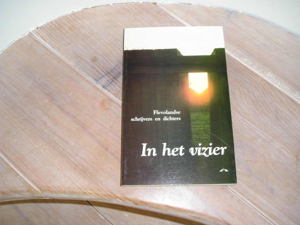 In het vizier - Flevolandse schrijvers en dichters, Boeken, Streekboeken en Streekromans, Ophalen of Verzenden, Gelezen, Diverse auteurs