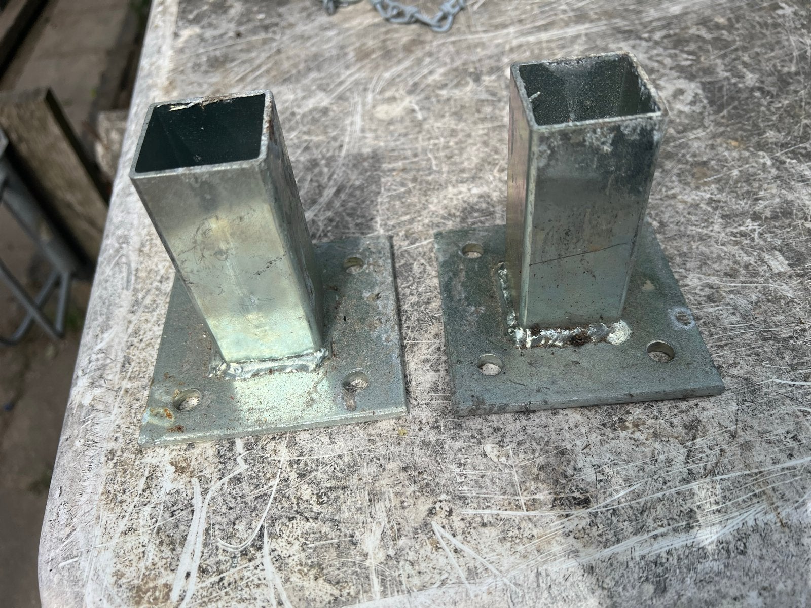Metalen paalhouders voor hekwerk of constructies, Ophalen, Nieuw