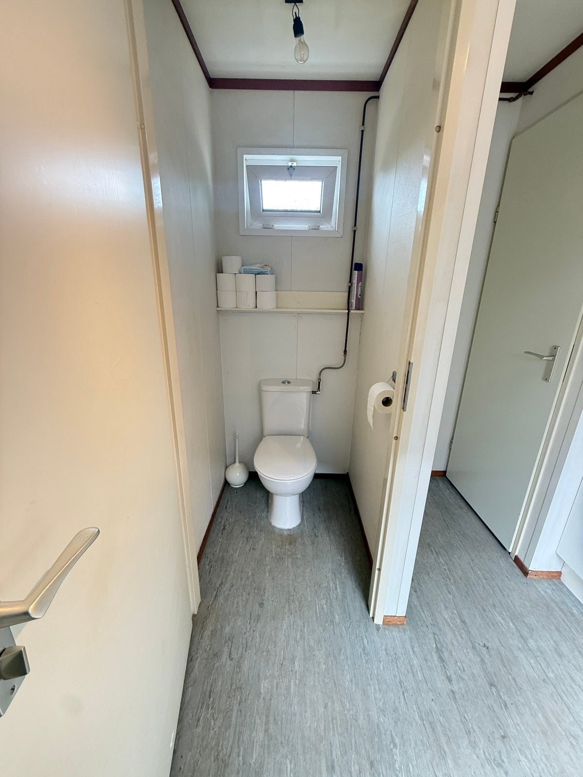 Nette en complete bouwkeet/kantoorunit van 10 × 3 meter, Ophalen, Gebruikt