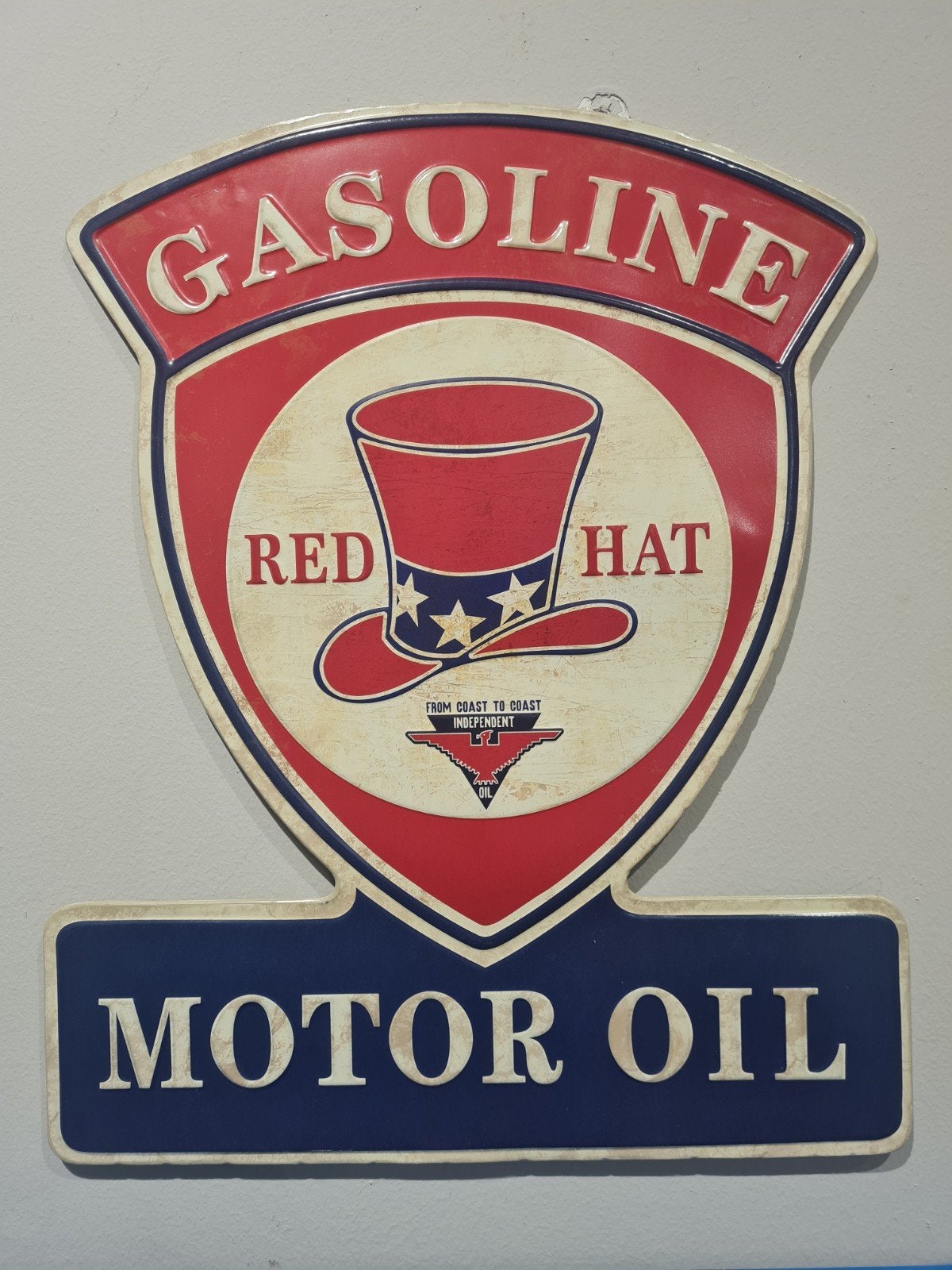 Vintage 'Red Hat Gasoline Motor Oil' Blikken Reclamebord, Ophalen of Verzenden
