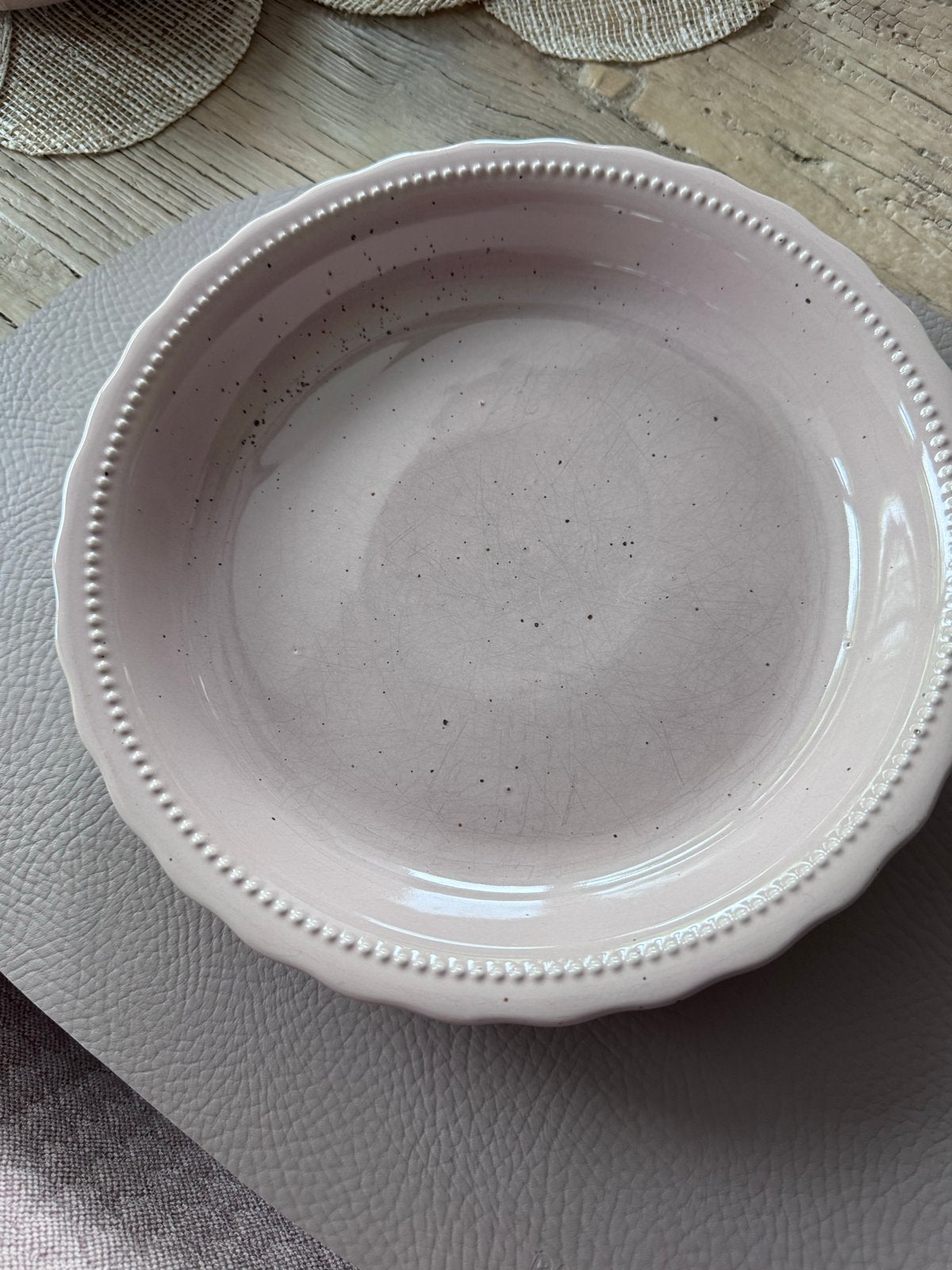 Roze servies set: 3 borden en 2 kommen, Huis en Inrichting, Keuken | Servies, Ophalen of Verzenden, Zo goed als nieuw, Keramiek