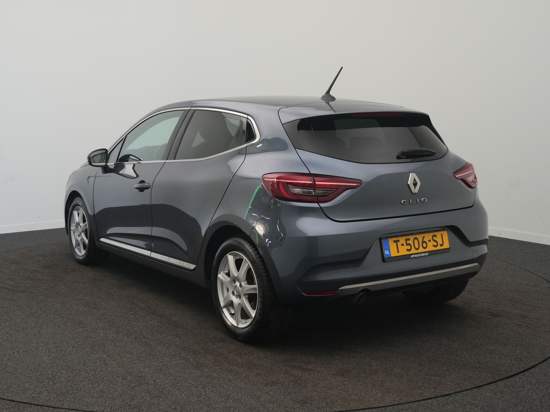 Renault Clio TCe 130 EDC Intens - RIJKLAARPRIJS - Automaat -, Auto's, 15 km/l, Gebruikt, 4 cilinders, Leder en Stof