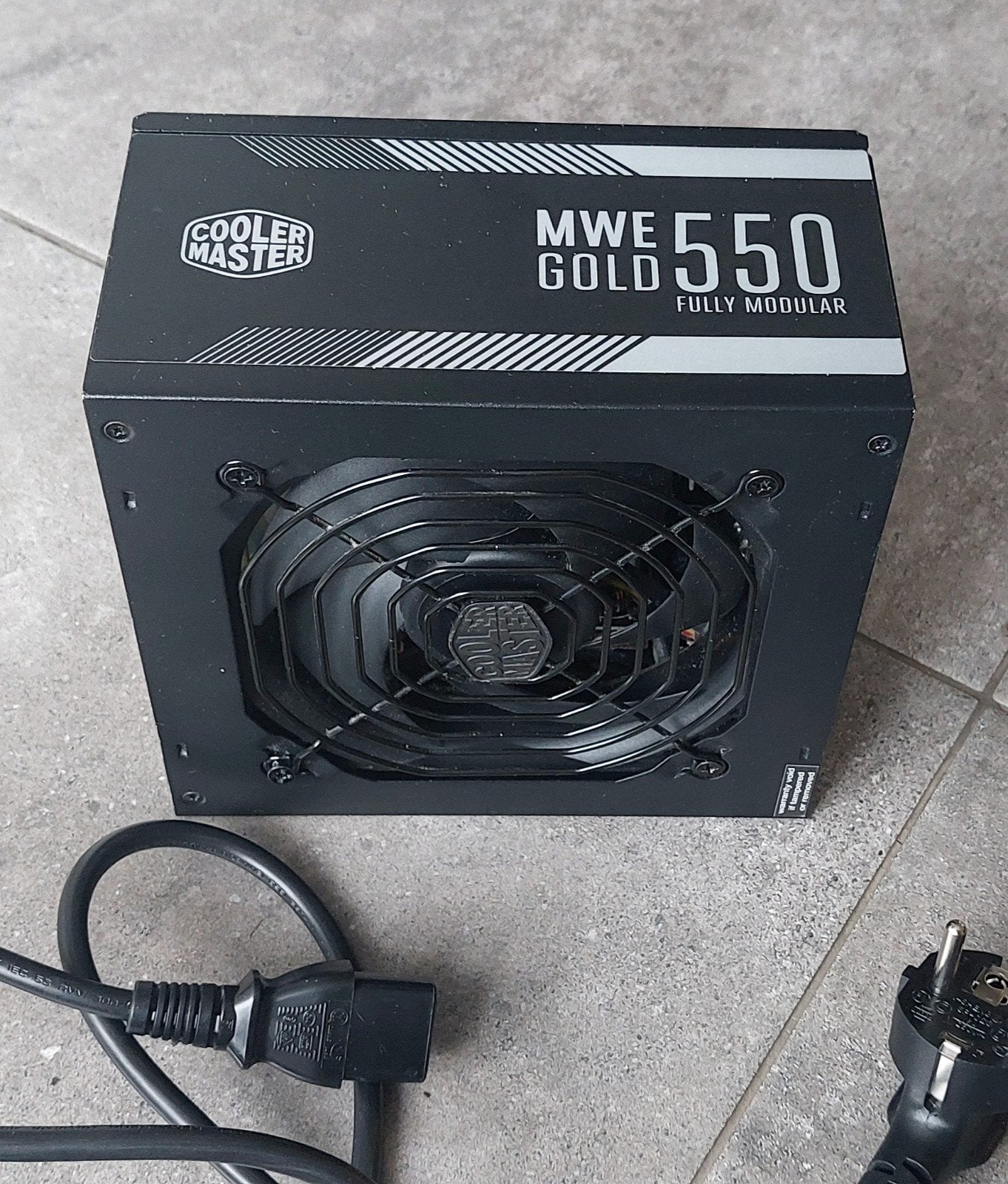 Cooler Master MWE Gold 550 Full Modular, Computers en Software, Interne voedingen, Ophalen of Verzenden, Zo goed als nieuw