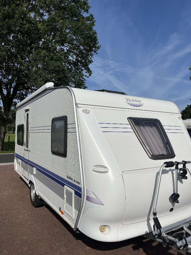Zeer mooie Hobby de Luxe 460 UFE volautomatische mover, Caravans en Kamperen, Rondzit, 750 - 1000 kg, 4 tot 5 meter, Tot en met 4