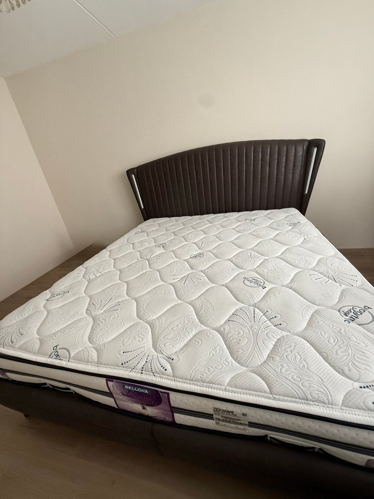 Bellona Bio Energy Tweepersoonsbed met Matras, Ophalen, Bruin, Tweepersoons, Zo goed als nieuw
