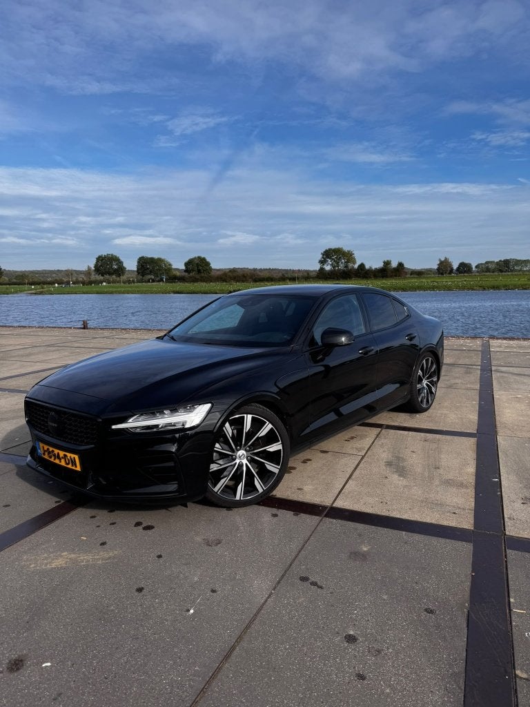 Volvo S60 T4 190pk Geartronic 2020 Zwart, Zwart, 1969 cc, S60, Zwart