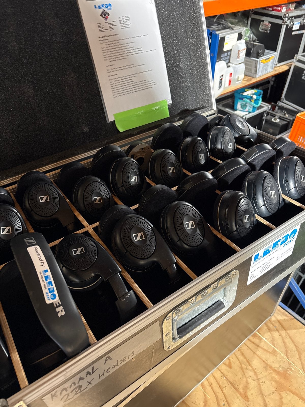 Sennheiser Silent Disco  275 stukx Set met Zenders en Koffer, Ophalen, Gebruikt, Sennheiser, Over-ear