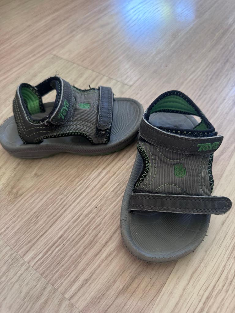 Teva sandalen groen grijs maat 23.5, Gebruikt, Jongetje of Meisje, Overige typen, Ophalen of Verzenden