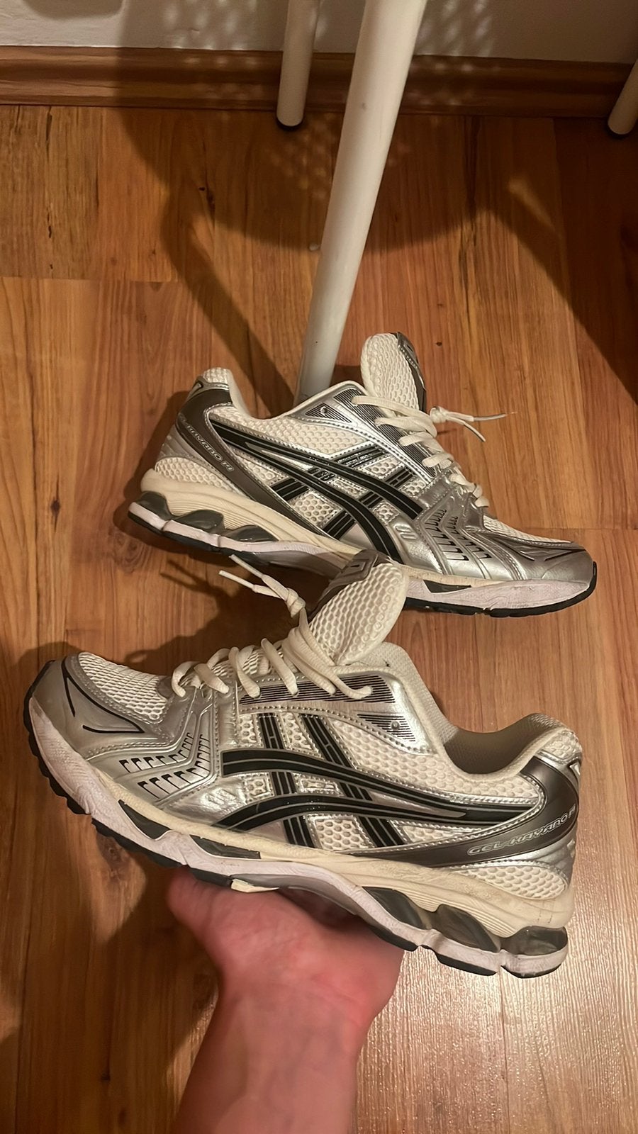 Asics Kayano 14, Ophalen of Verzenden, Zo goed als nieuw, Wit, Sportschoenen