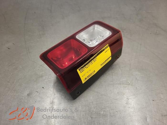 Afdekplaat mistlamp rechts van een Renault Trafic, Gebruikt, -, Renault, -