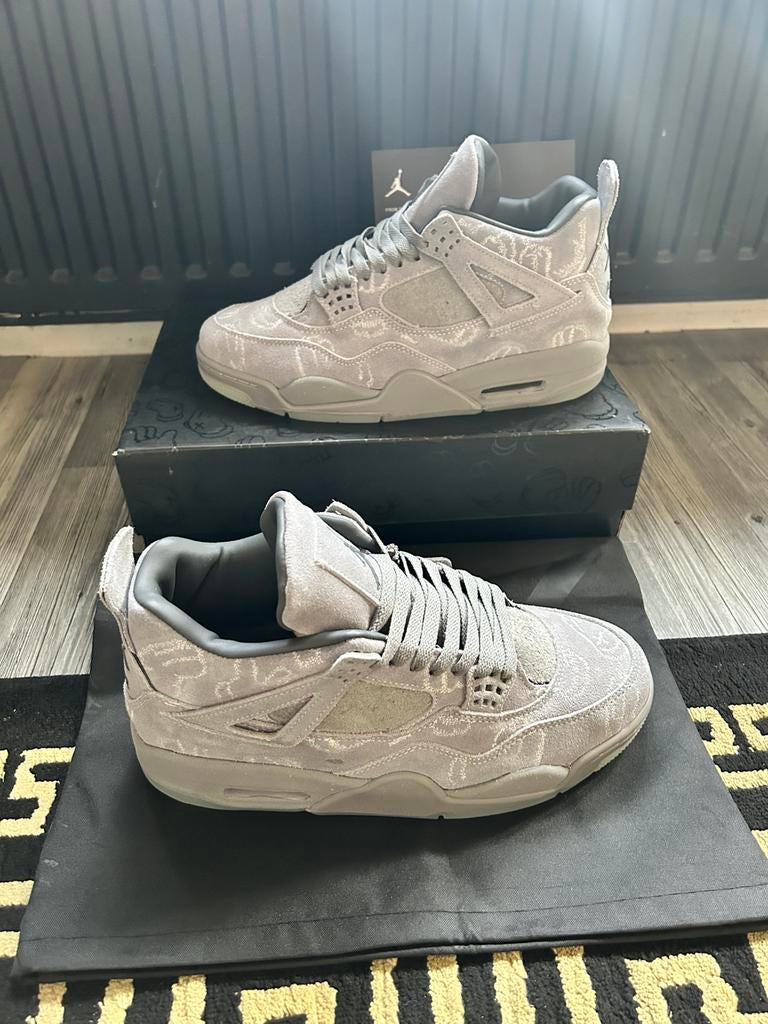 Jordan 4  kaws, Kleding | Heren, Schoenen, Ophalen, Zo goed als nieuw