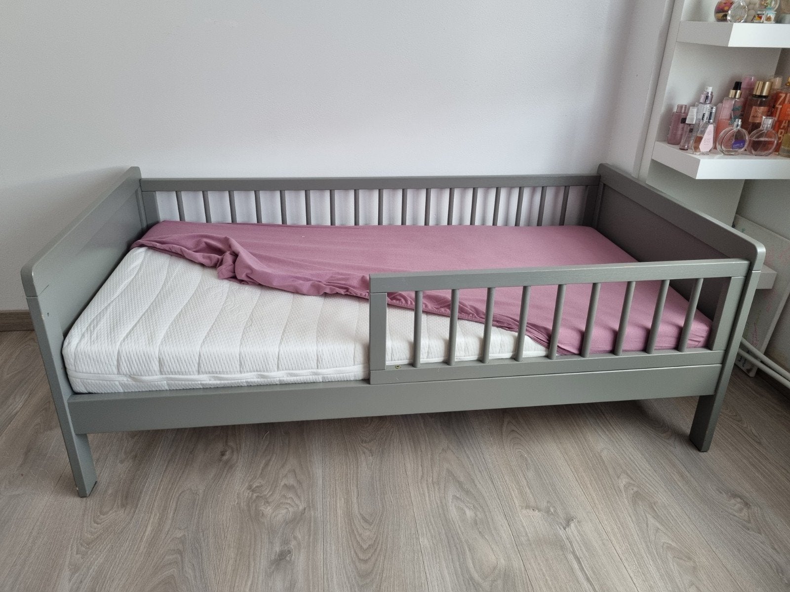 Peuterbed 140x70 cm met lattenbodem en matras, Kinderen en Baby's, Gebruikt, 70 tot 85 cm, 140 tot 160 cm, Ophalen