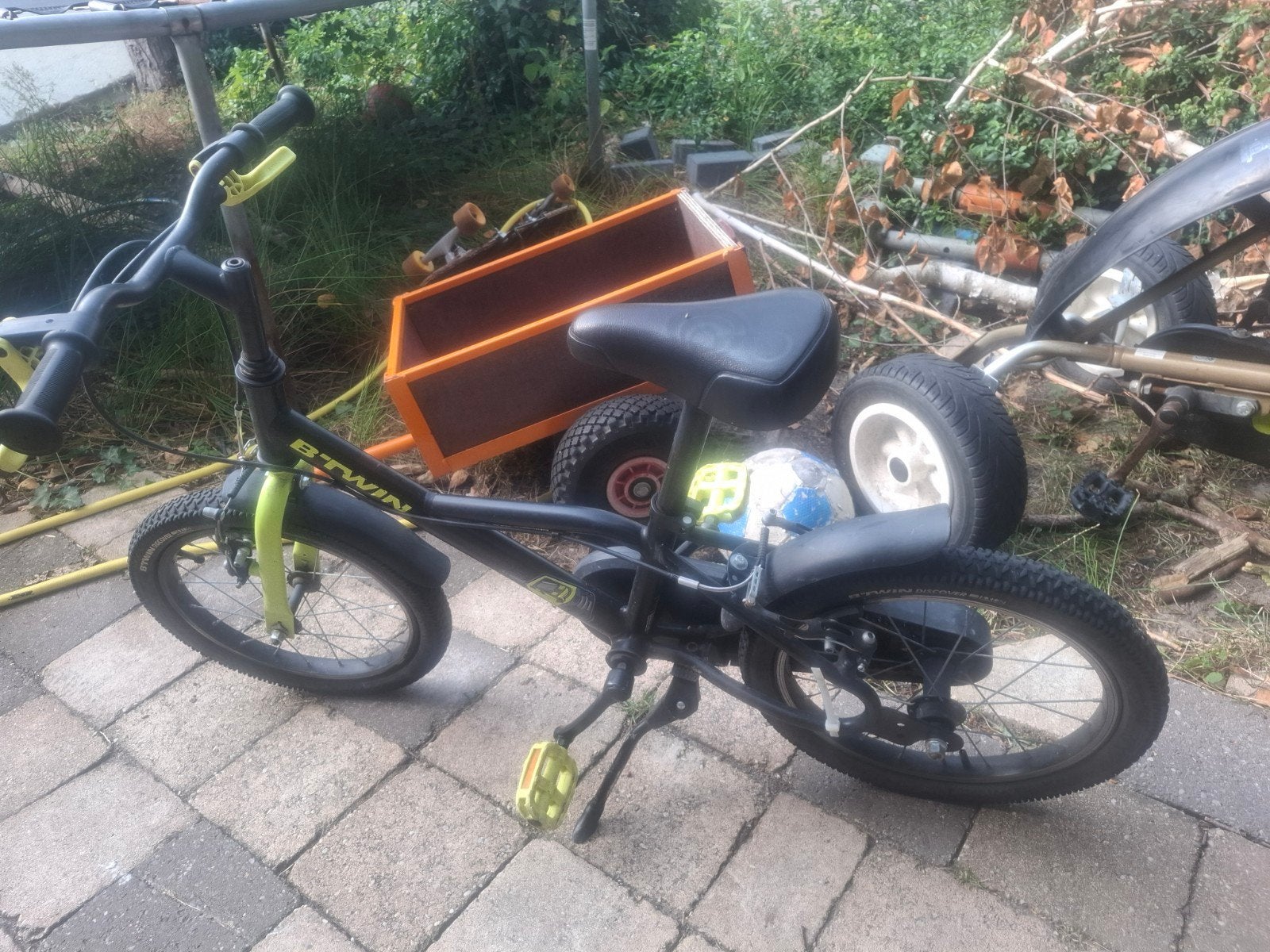 Leuke B'Twin kinderfiets - rem moet nagekeken worden, Fietsen en Brommers, Ophalen, Velgrem, B'Twin, 16 tot 20 inch