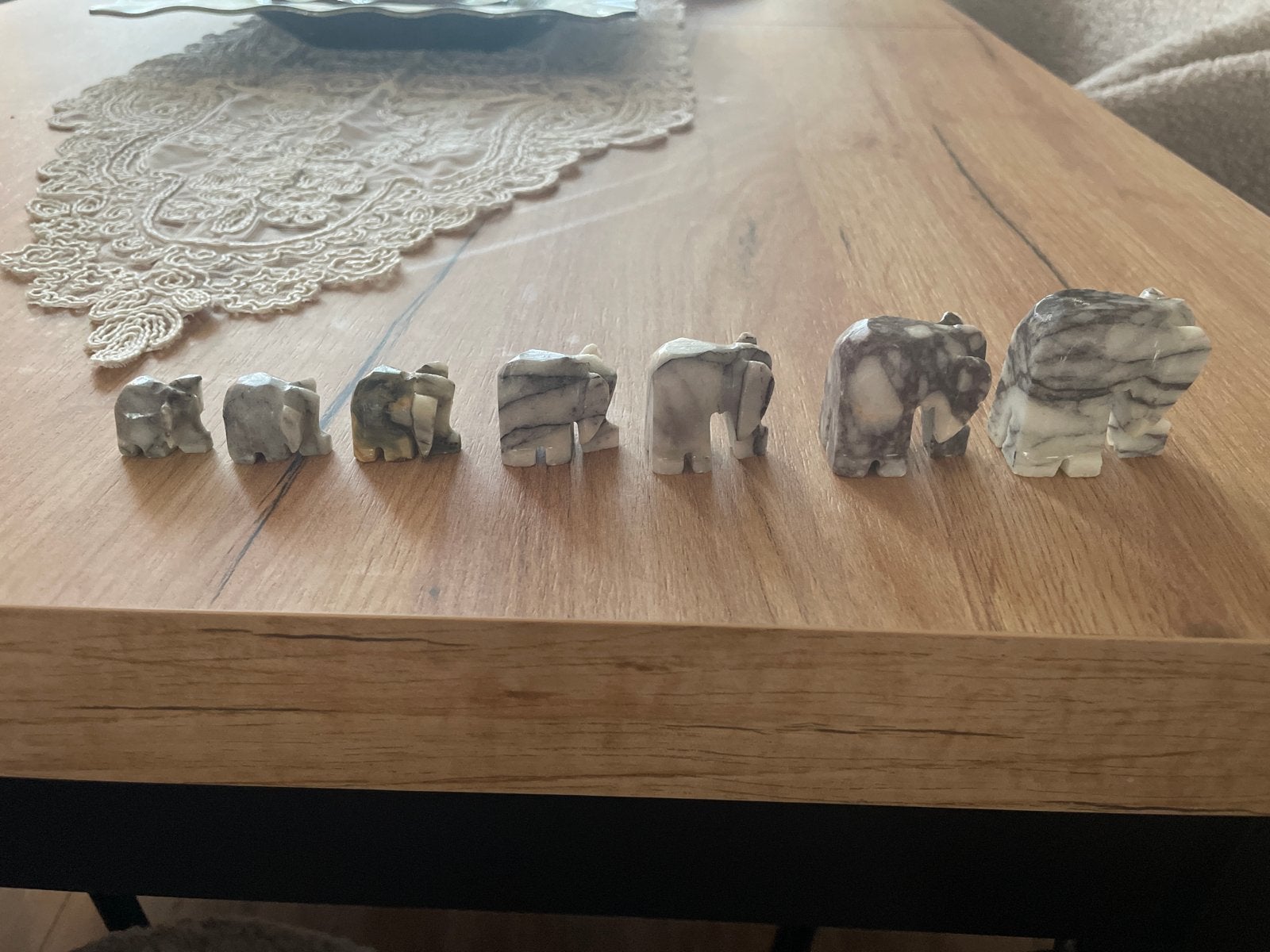 Set van 7 handgesneden olifanten van steen, Verzamelen, Ophalen, Zo goed als nieuw, Dier